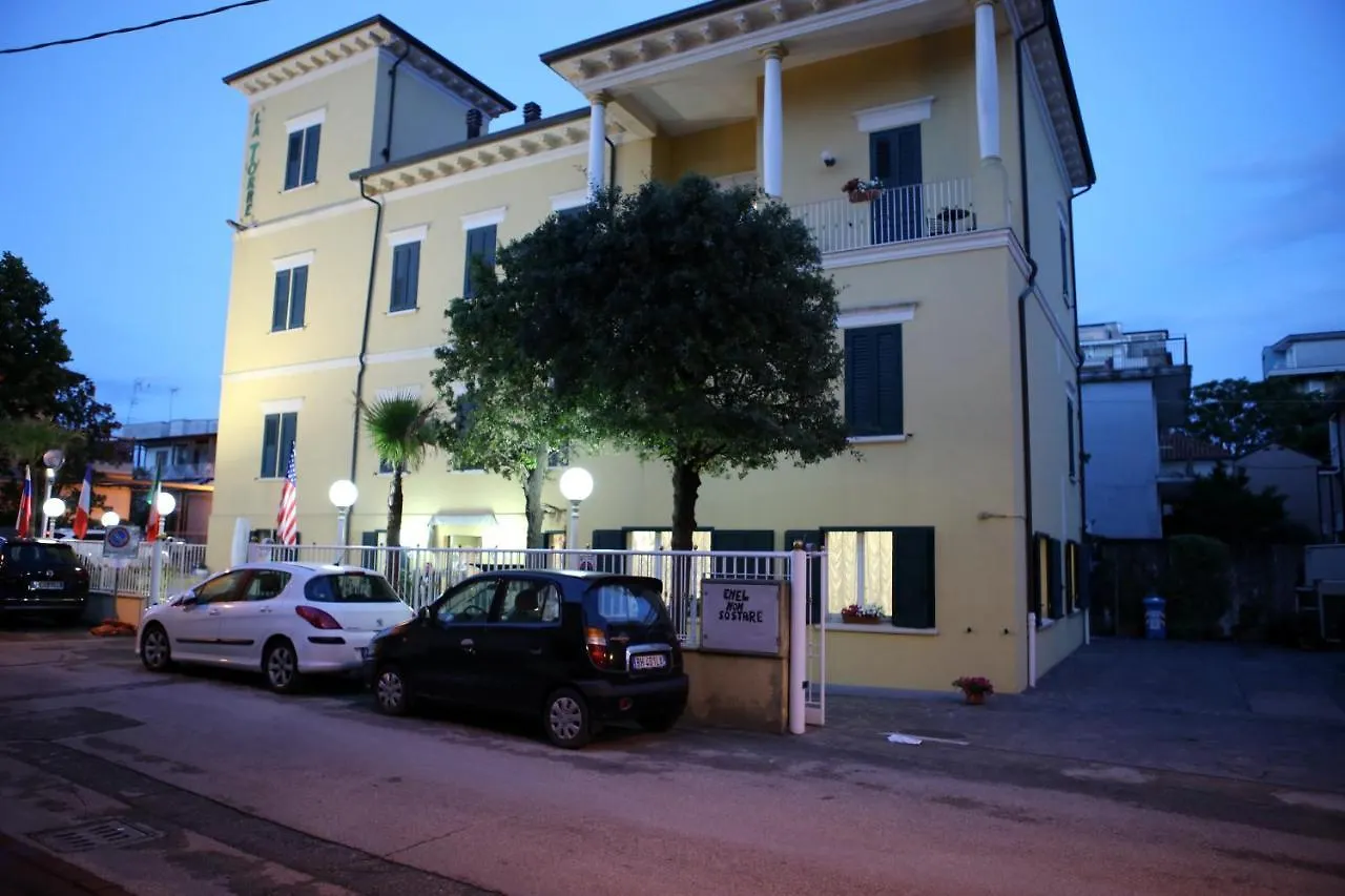 ***  Hotel La Torre Римини Италия