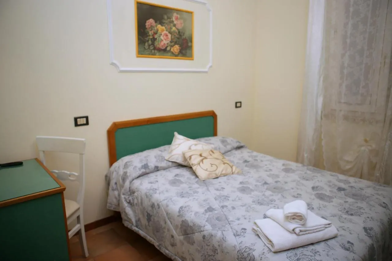 Hotel La Torre Ρίμινι 3*,