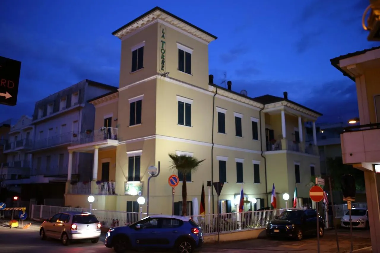 Hotel La Torre Ρίμινι 3*,